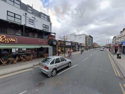 Couples Restaurant & Bar