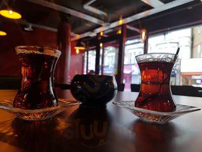 Couples Restaurant & Bar