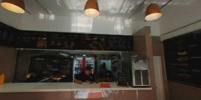 Amigos Burguesa & Shakes