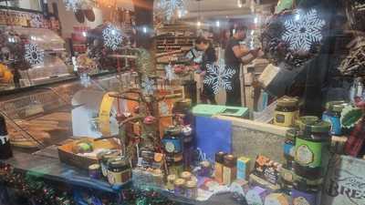 Agora The Great Deli