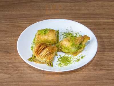 Anteplioglu Pastanesi