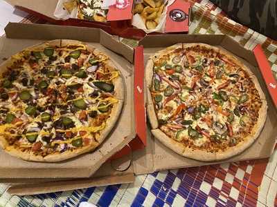 Domino's Pizza - London - Battersea Bridge