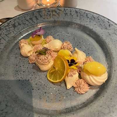 Homme Nouveau Restaurant