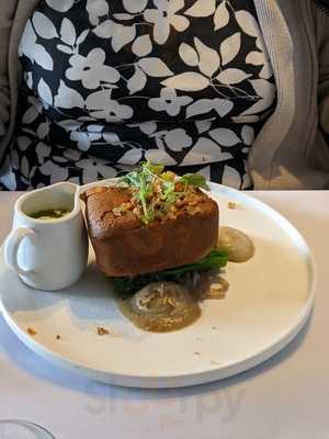 Homme Nouveau Restaurant