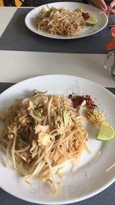 Yummy Thai Food Cafe