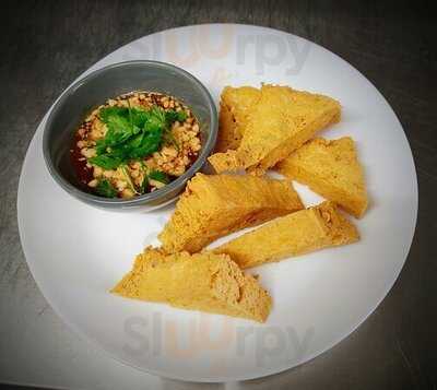 Yummy Thai Food Cafe