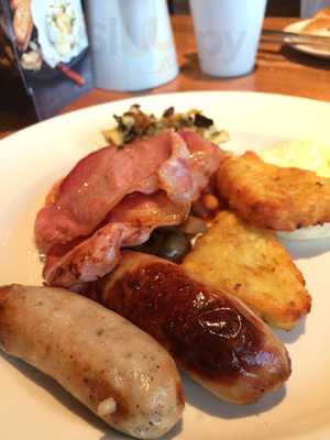 Beefeater Reading Gateway M4, J11