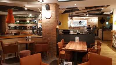 Beefeater Reading Gateway M4, J11