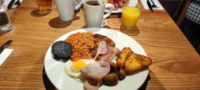 Beefeater Reading Gateway M4, J11