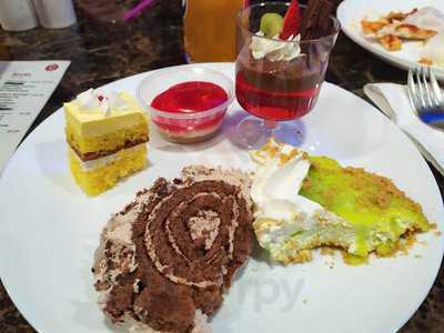 Red Leaf World Buffet