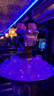 Truth Lounge - Bar & Grill