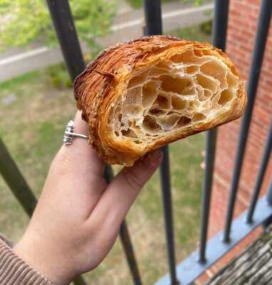 Dozen Artisan Bakery