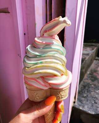 Pj's Ice Cream Parlour