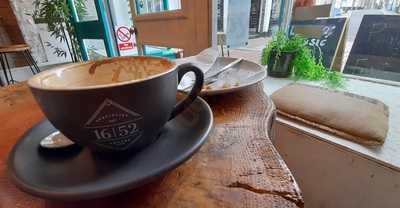 1652 Coffee Bar