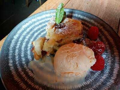 Rose And Crown Ratley