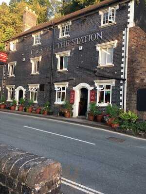 D'arcys At The Station