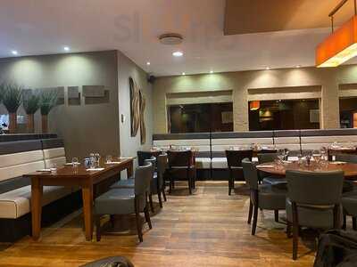 Alfred's Bar & Grill