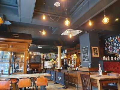 The Old Fishmarket By Sankey's