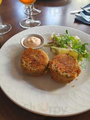 Dockside Bar And Grill