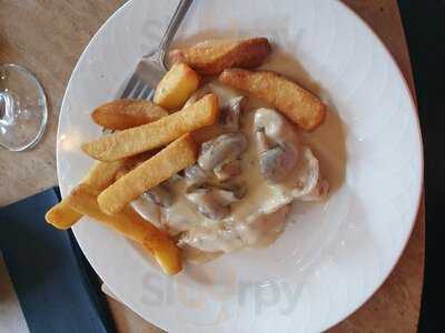 Dockside Bar And Grill