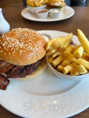 Dockside Bar And Grill