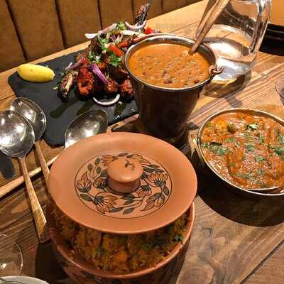 Three Tuns Bar & Grill