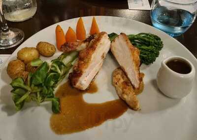 The Cliffe Lounge Bar & Kitchen