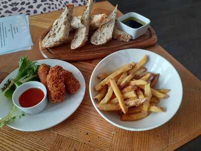 The Cliffe Lounge Bar & Kitchen