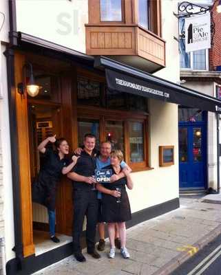 The Handmade Pie & Ale House