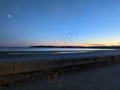 The Lookout Beach Cafe & Restaurant