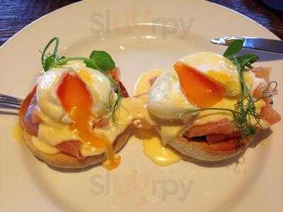 Rokers The Farmhouse Cafe Restaurant & Bar