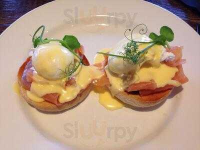 Rokers The Farmhouse Cafe Restaurant & Bar