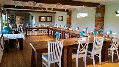 Rokers The Farmhouse Cafe Restaurant & Bar