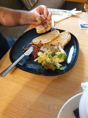 The Three Crowns Pub Restaurant Scouthead