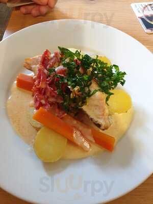 The Three Crowns Pub Restaurant Scouthead