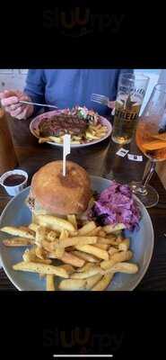 The George Bar & Grill