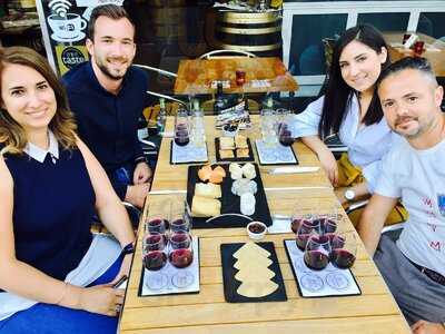 Ralph's Wine Cellar & Delicatessen