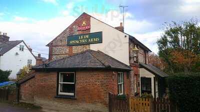 Le De Spencers Arms