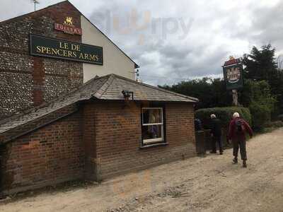 Le De Spencers Arms