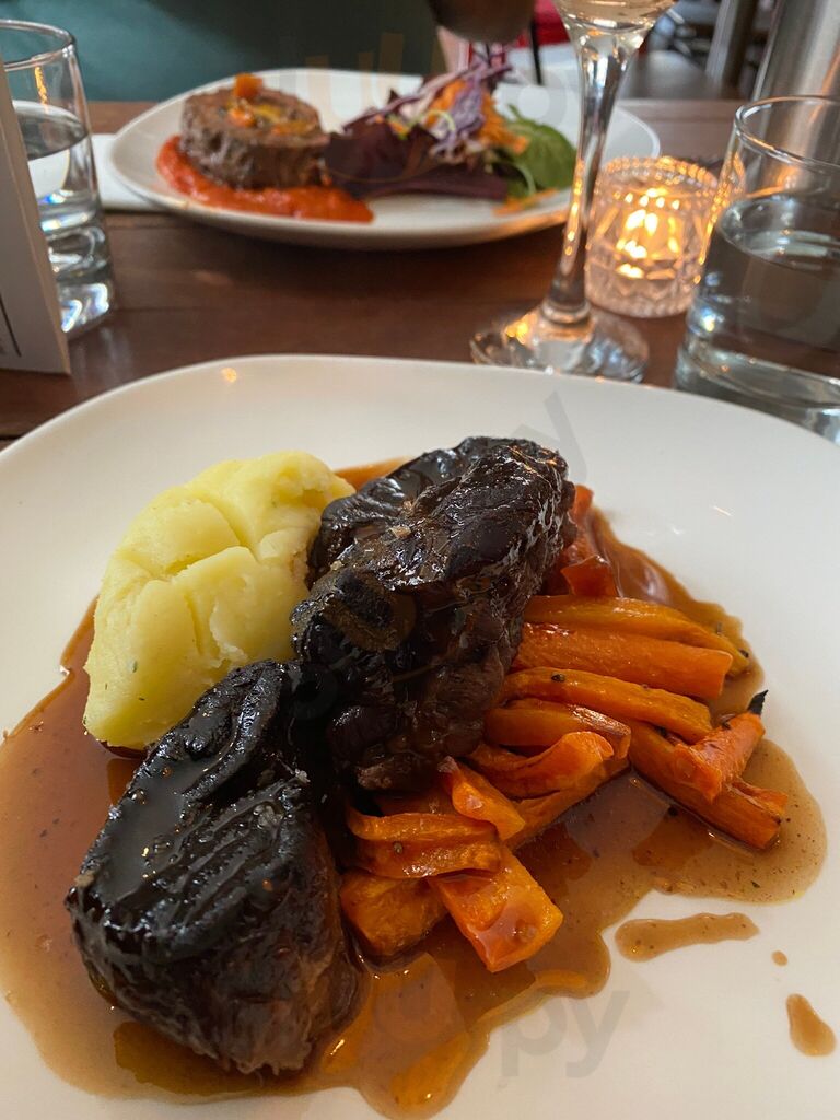 Cardo Restaurant & Eatery