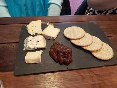 Cardo Restaurant & Eatery