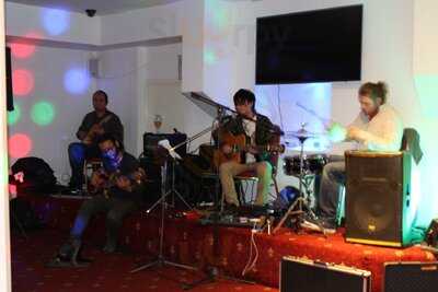 Lemon Leaf Restaurant & Bar