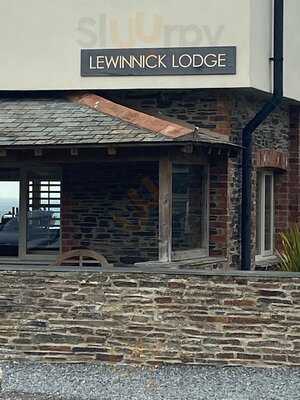 Lewinnick Lodge