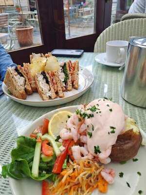 Gloagburn Farm Shop And Cafe