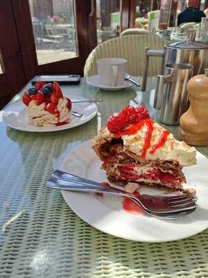 Gloagburn Farm Shop And Cafe