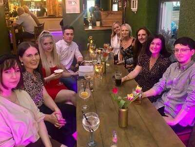 Leif Tearooms And Piano Bar