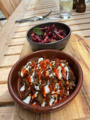 The Three Horseshoes