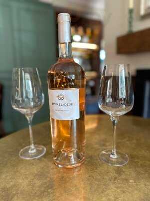 The Three Horseshoes