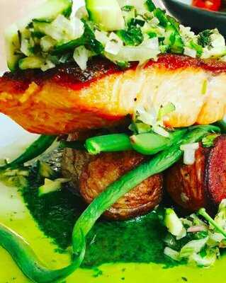 Farthings Hotel And Restaurant