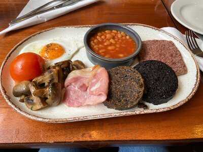 Friars Wynd Bistro & Bar